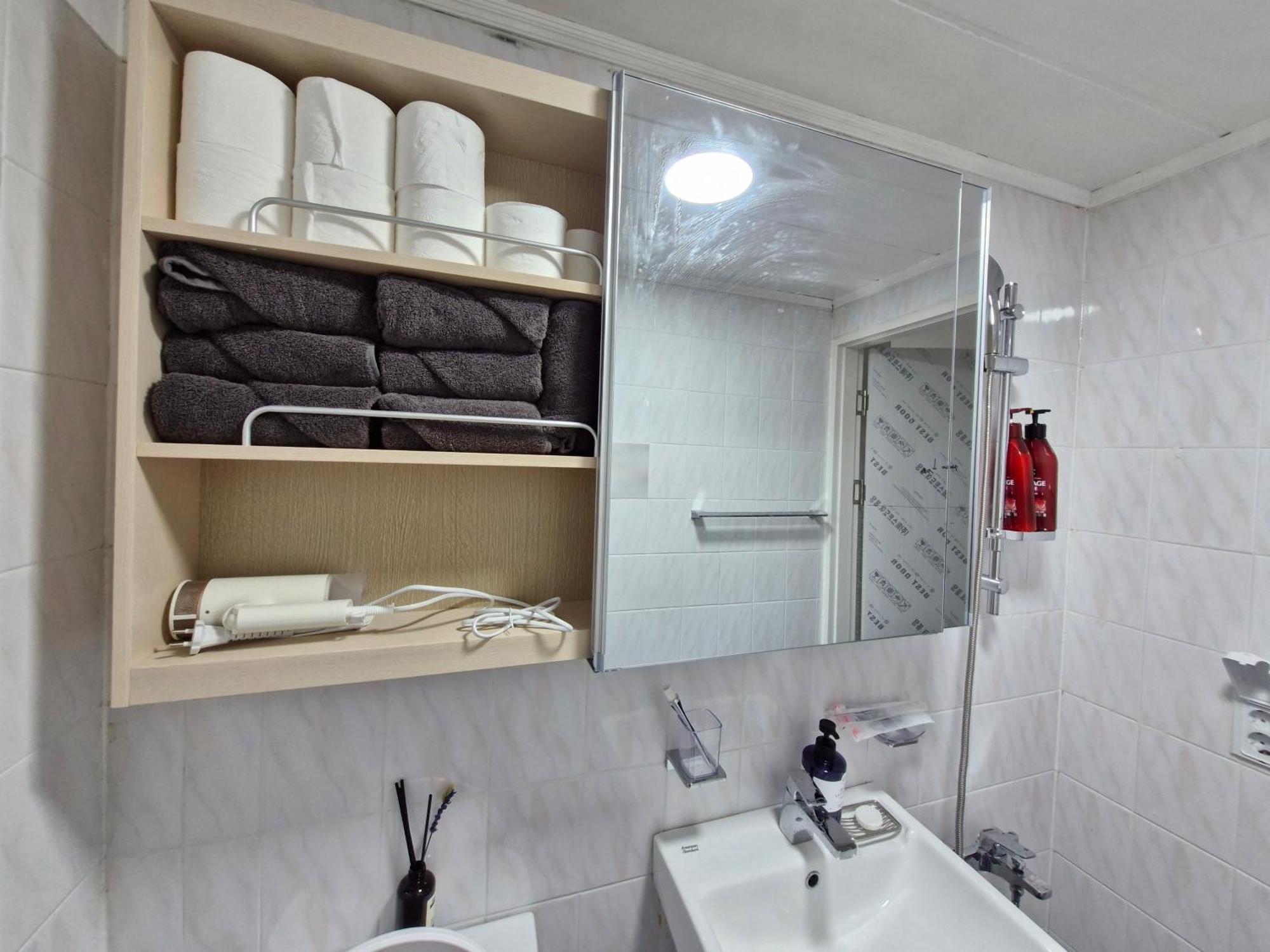 Iceblue Apartment *